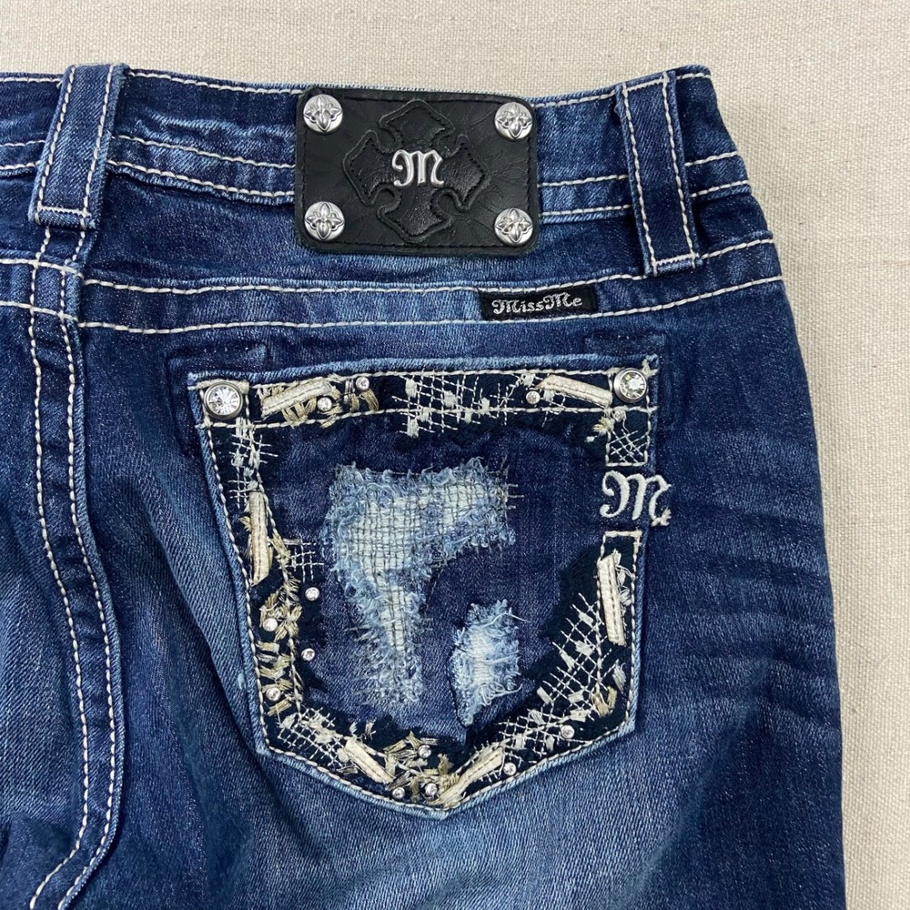 Miss Me Signature Bootcut Jeans Womens 31 Blue Distressed Embroidered JP8158BV